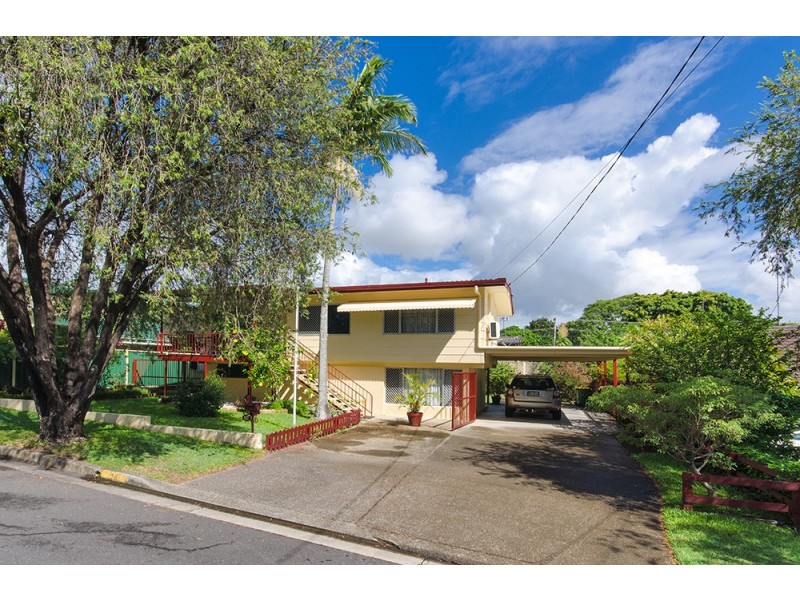 26 Hocking Street, Arundel QLD 4214