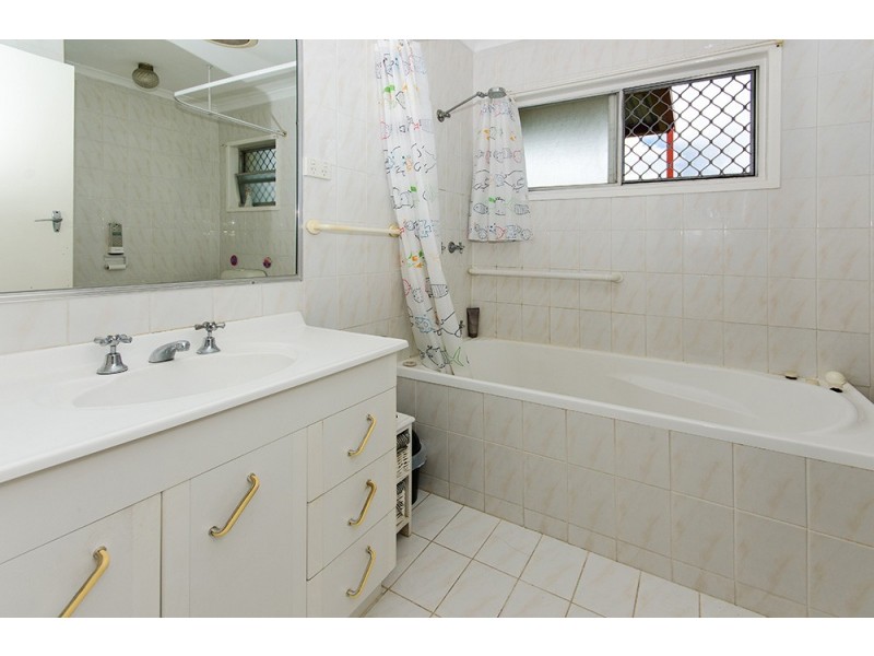 26 Hocking Street, Arundel QLD 4214