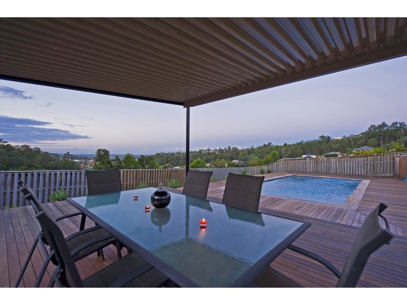 12 Hillary Circuit, Pacific Pines QLD 4211