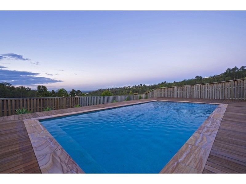 12 Hillary Circuit, Pacific Pines QLD 4211