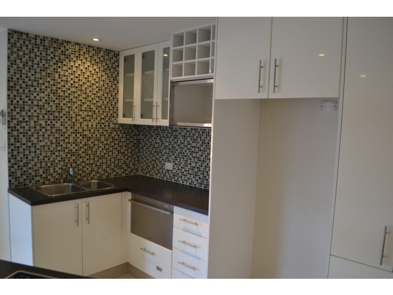 6/294 Marine Parade, Labrador QLD 4215
