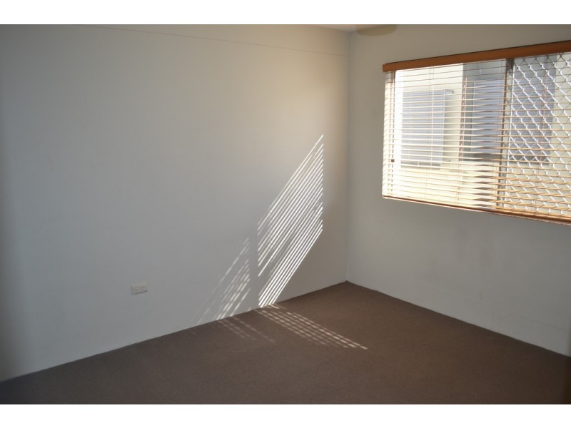 6/294 Marine Parade, Labrador QLD 4215