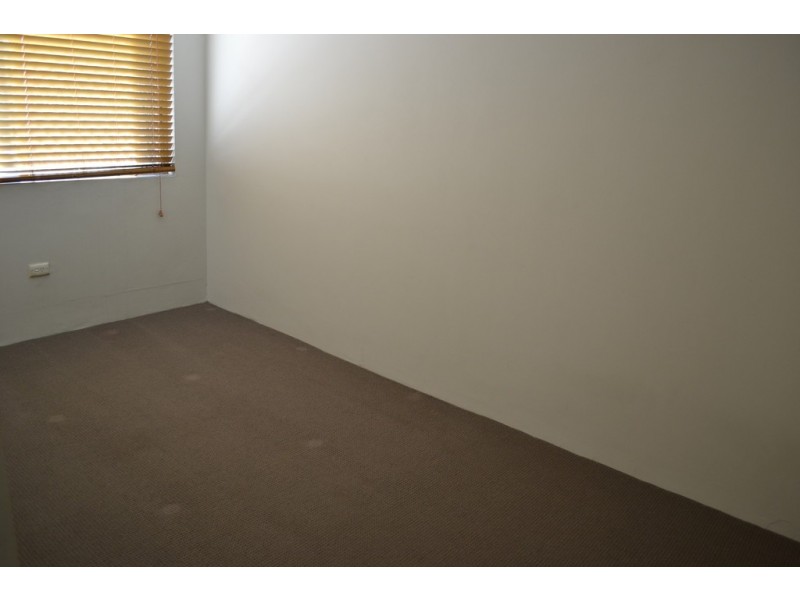 6/294 Marine Parade, Labrador QLD 4215