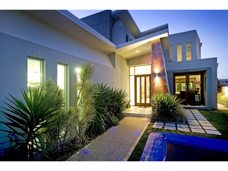 33 Coomera Court, Helensvale QLD 4212