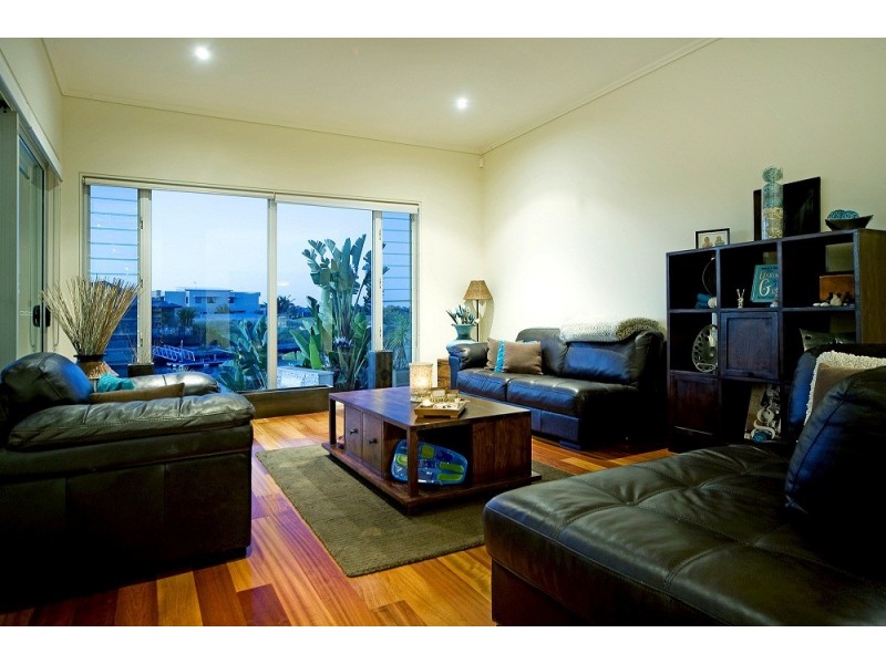 33 Coomera Court, Helensvale QLD 4212