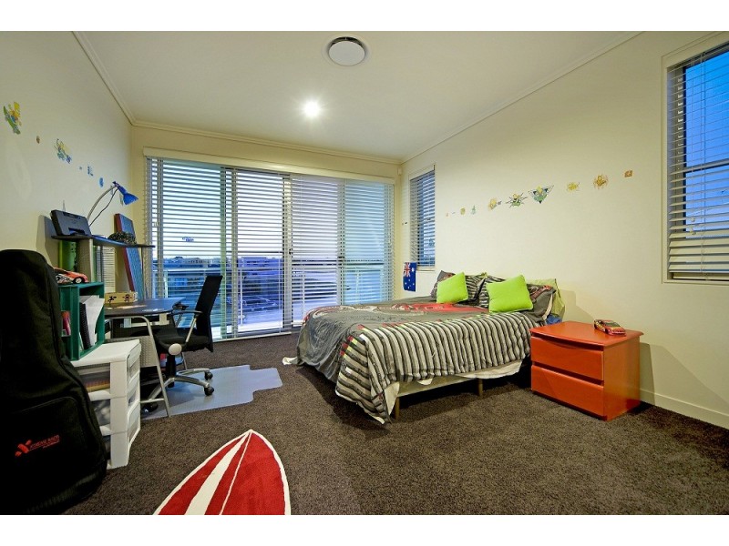 33 Coomera Court, Helensvale QLD 4212