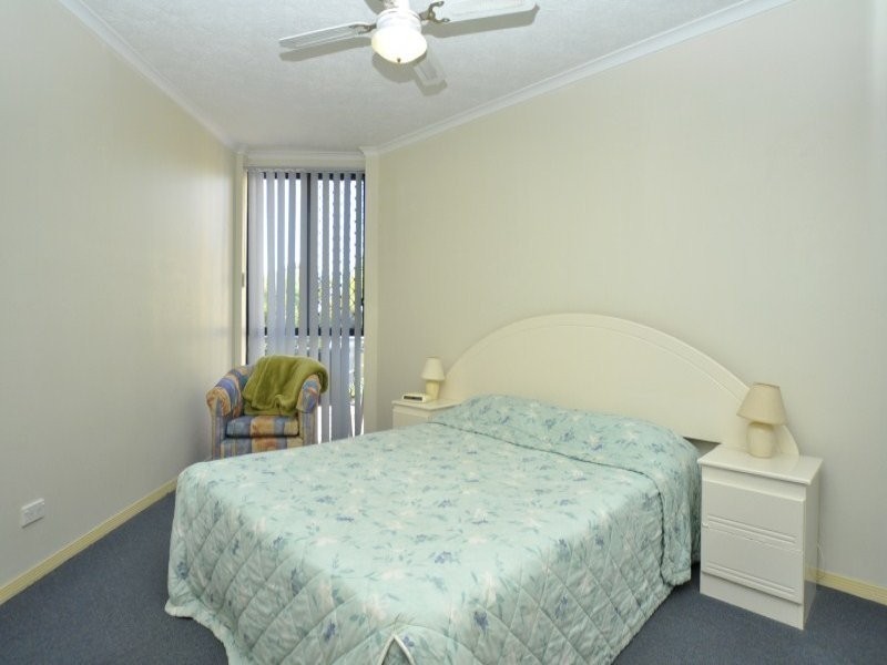 16/10-12 Bath Street, Labrador QLD 4215