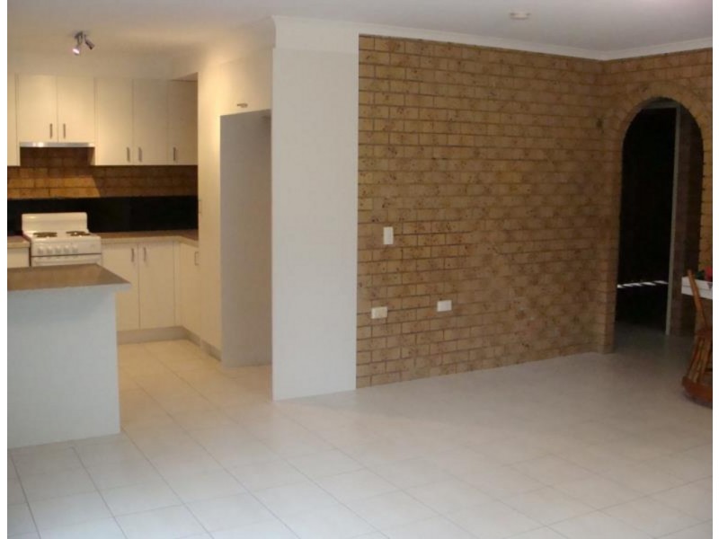 4/17 Huth St, Labrador QLD 4215