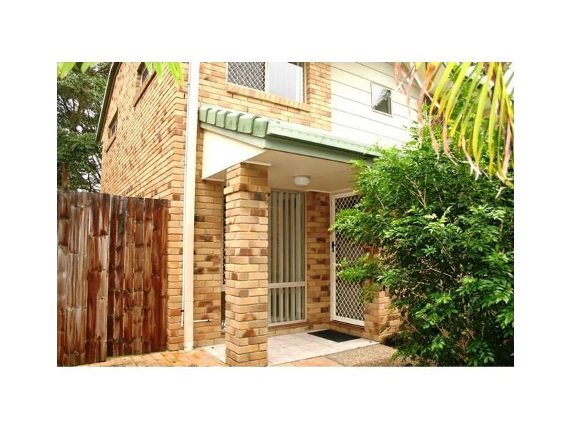 4/12 Gordon Street, Labrador QLD 4215