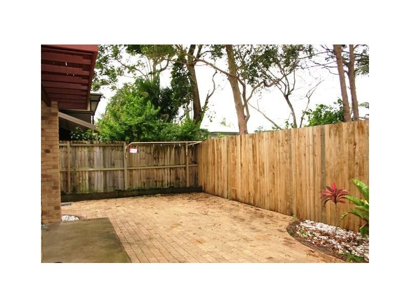 4/12 Gordon Street, Labrador QLD 4215