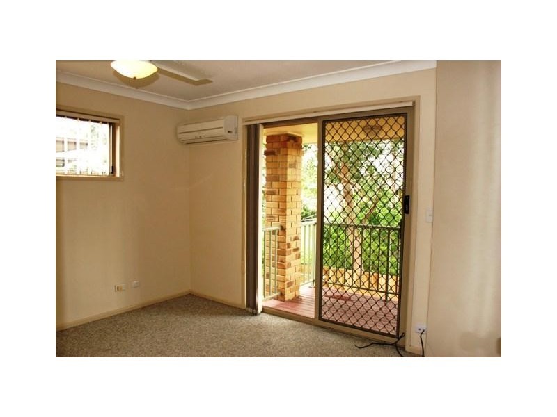 4/12 Gordon Street, Labrador QLD 4215