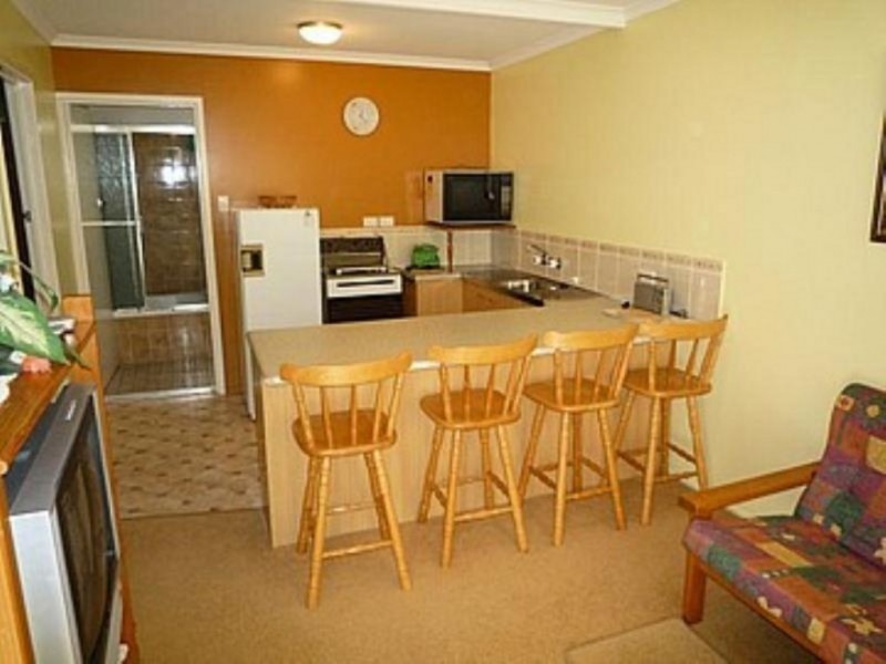 Unit 6/5 Proud St, Labrador QLD 4215
