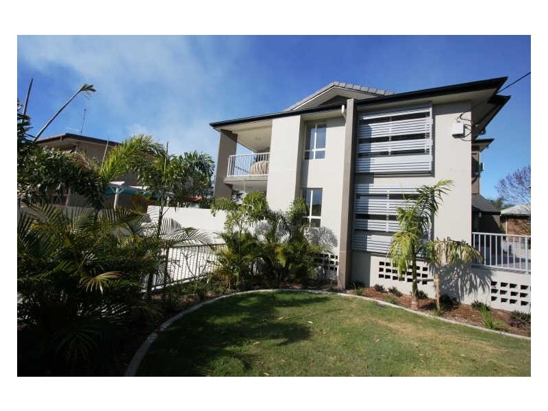 1/131 Muir Street, Labrador QLD 4215