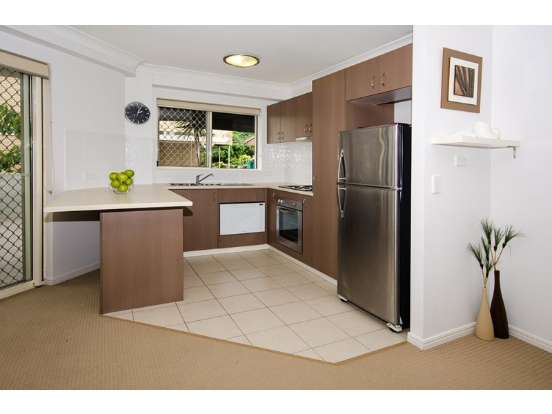 1/131 Muir Street, Labrador QLD 4215