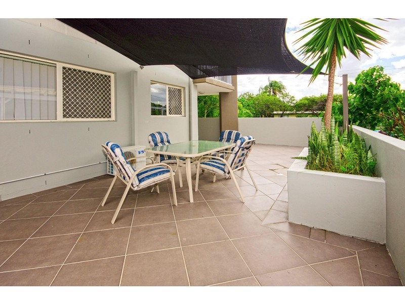 1/131 Muir Street, Labrador QLD 4215