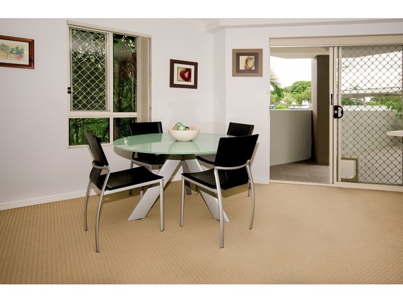 1/131 Muir Street, Labrador QLD 4215