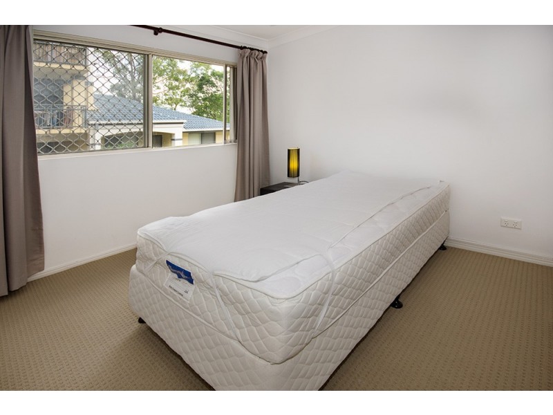 1/131 Muir Street, Labrador QLD 4215