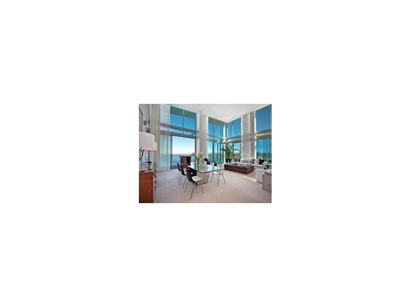 1 Ephraim Island, Paradise Point QLD 4216