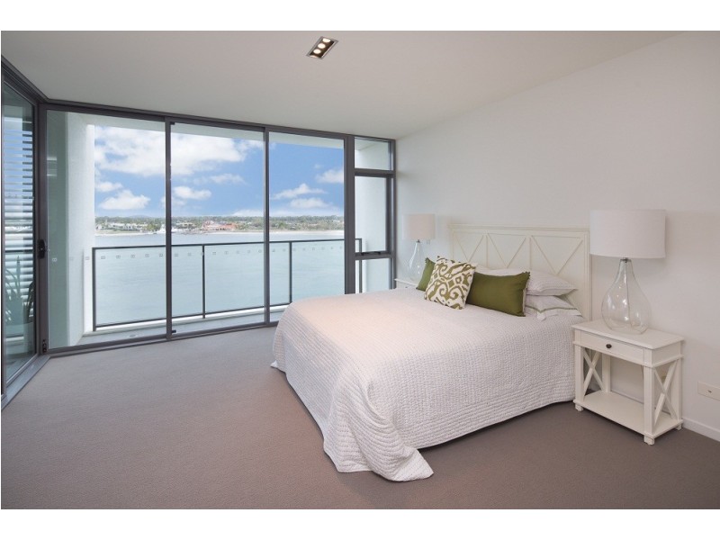 1 Ephraim Island, Paradise Point QLD 4216