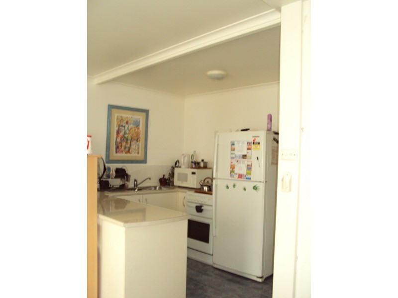 3/5 PROUD STREET, Labrador QLD 4215