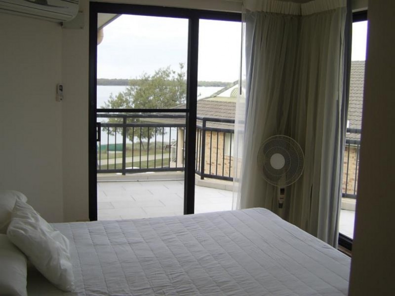 452 Marine Pde, Biggera Waters QLD 4216