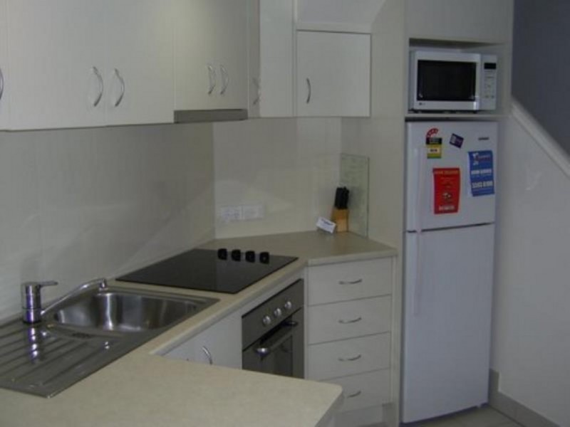 452 Marine Pde, Biggera Waters QLD 4216