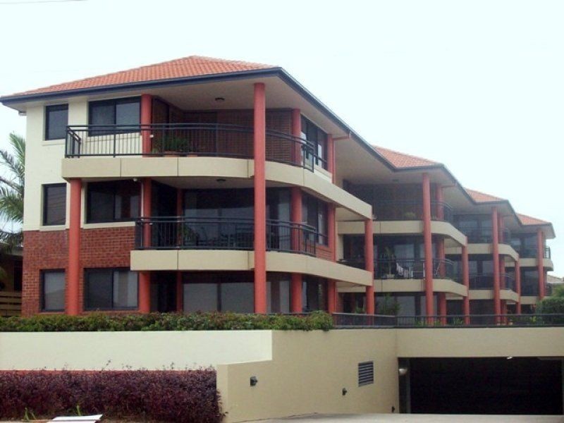 1/274 Marine Parade, Labrador QLD 4215
