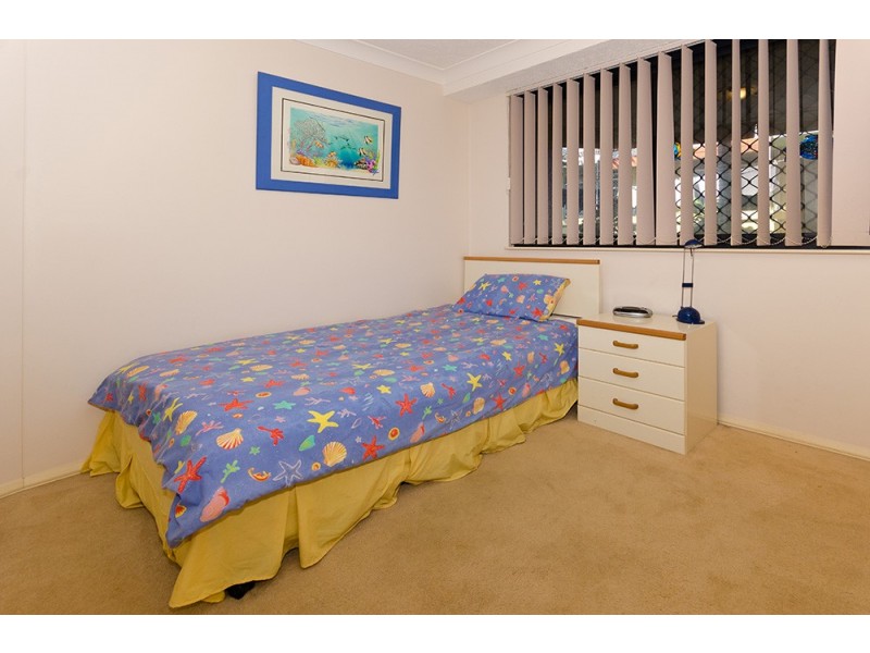 1/274 Marine Parade, Labrador QLD 4215