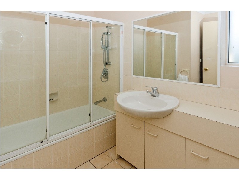 41/37 Bayview Street, Runaway Bay QLD 4216