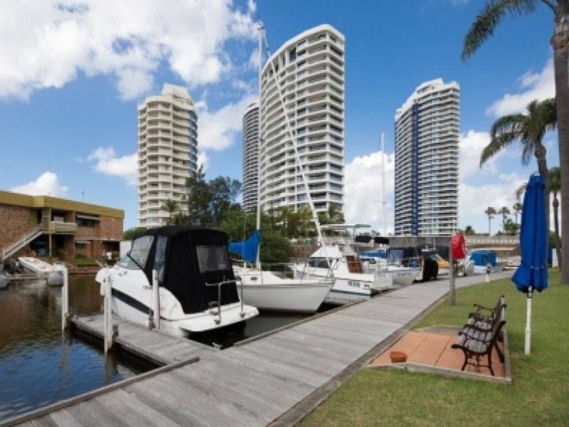 41/37 Bayview Street, Runaway Bay QLD 4216