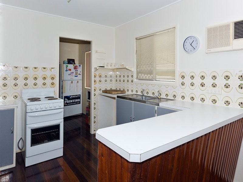 18 Harley Street, Labrador QLD 4215