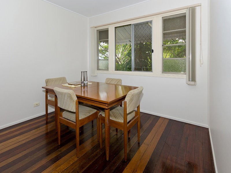 18 Harley Street, Labrador QLD 4215