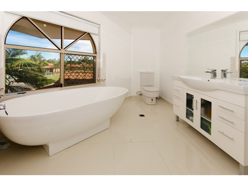 83/88 Cotlew Street East, Southport QLD 4215