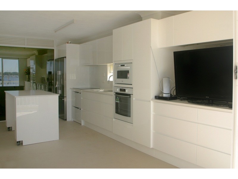 12/30 Marine Parade, Southport QLD 4215