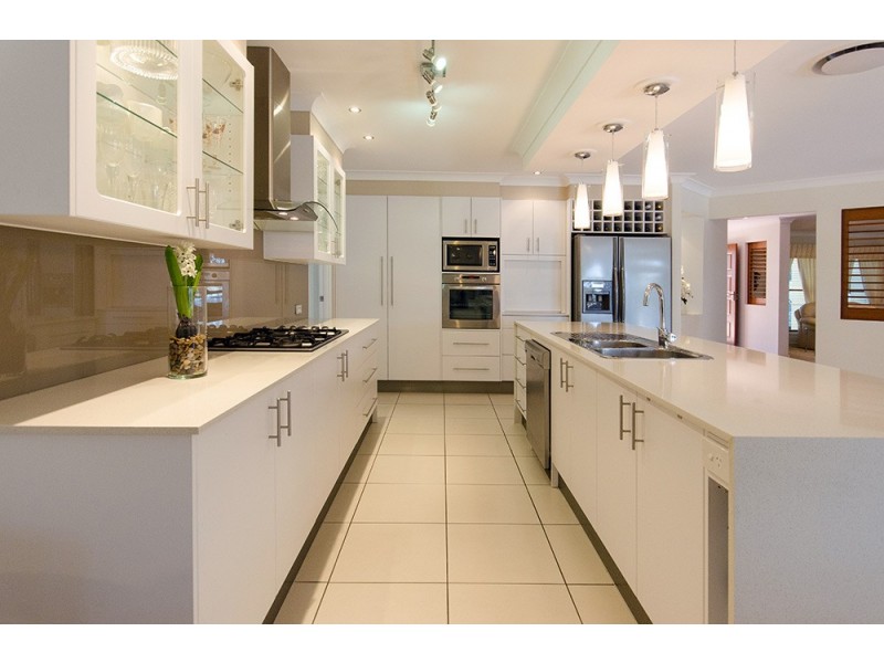 18 Leander Circuit, Oxenford QLD 4210