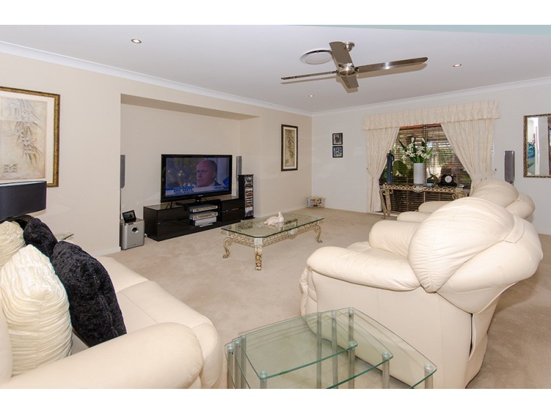 18 Leander Circuit, Oxenford QLD 4210