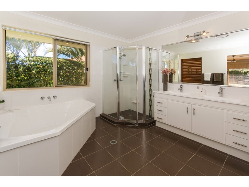 18 Leander Circuit, Oxenford QLD 4210