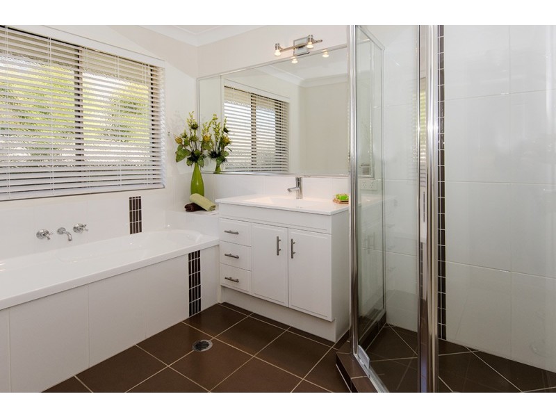 18 Leander Circuit, Oxenford QLD 4210