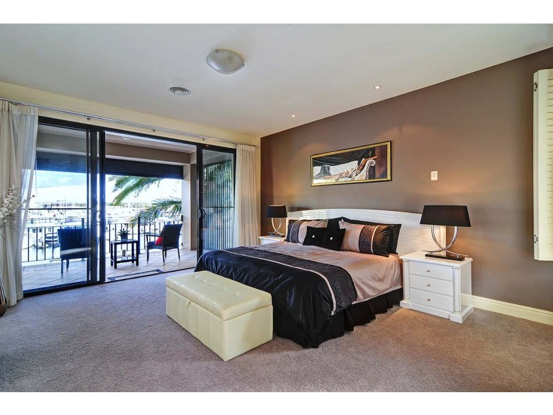 Hope Island QLD 4212