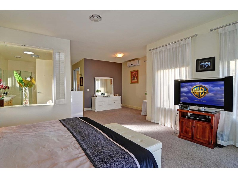 Hope Island QLD 4212