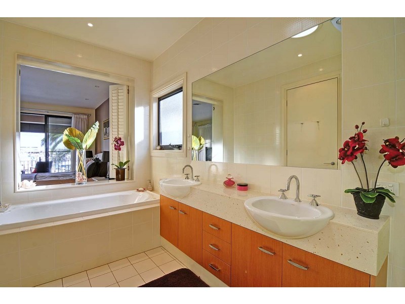 Hope Island QLD 4212