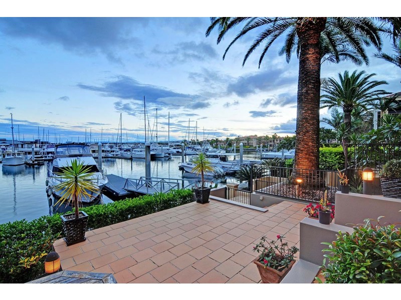 Hope Island QLD 4212