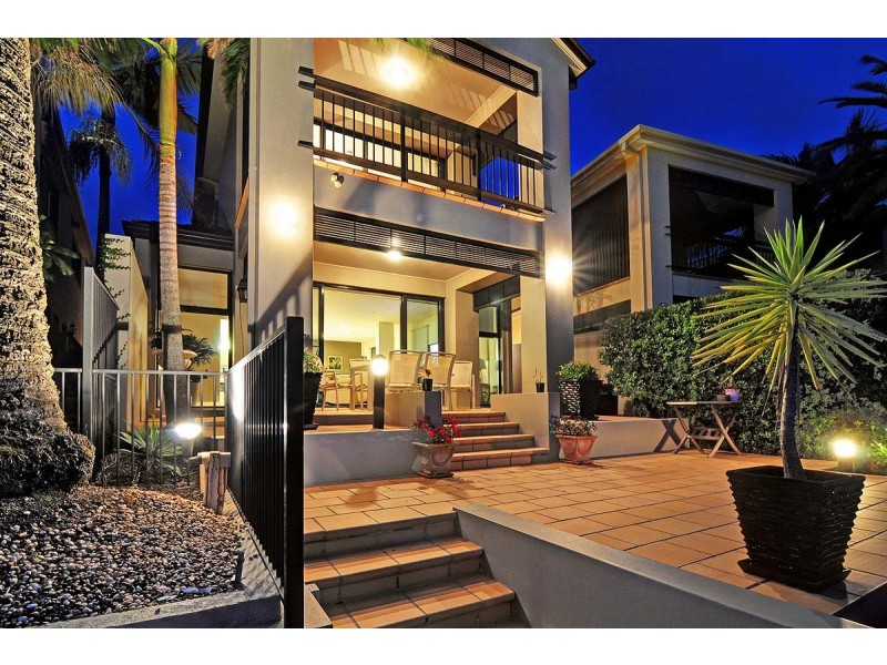 Hope Island QLD 4212