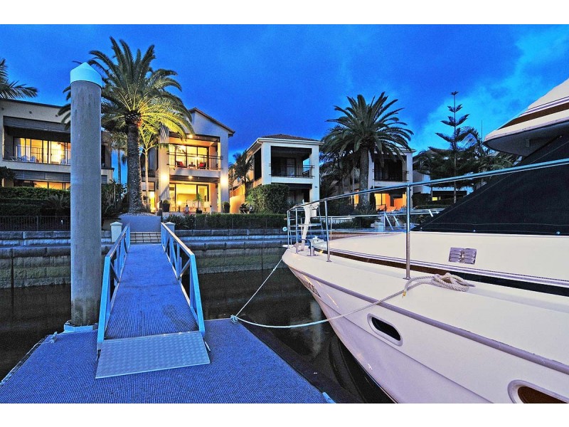 Hope Island QLD 4212