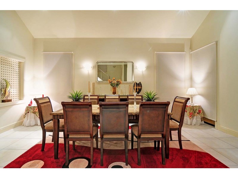 Hope Island QLD 4212