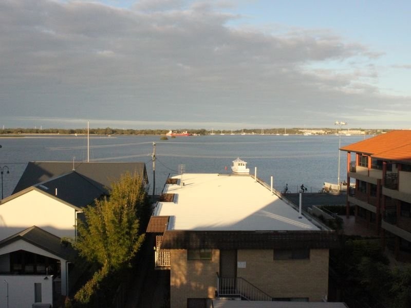 15/111 Frank Street, Labrador QLD 4215