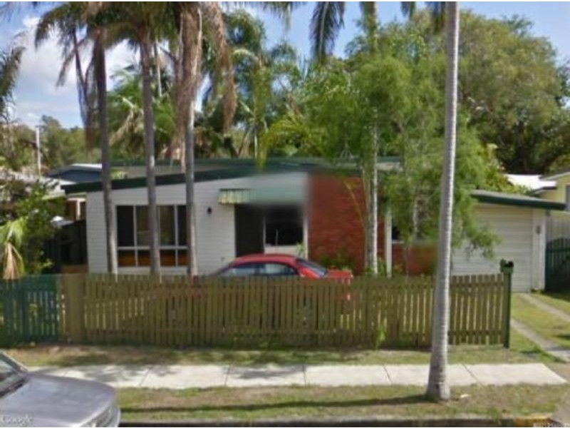 63 Robert St, Labrador QLD 4215
