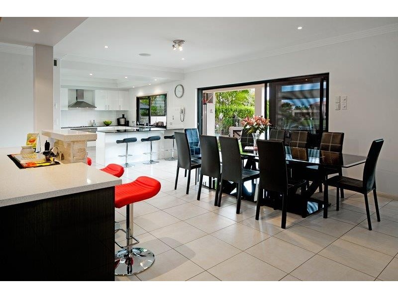 2305 Belmont Court, Hope Island QLD 4212