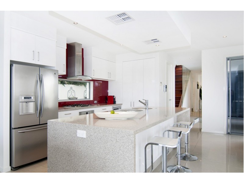 35 Harbourvue Court, Helensvale QLD 4212