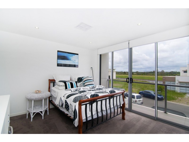 35 Harbourvue Court, Helensvale QLD 4212